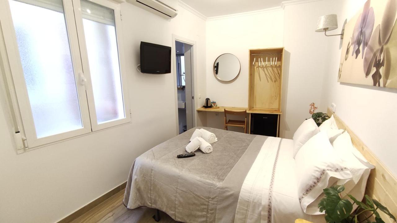 Hostal Aliste Madrid Extérieur photo