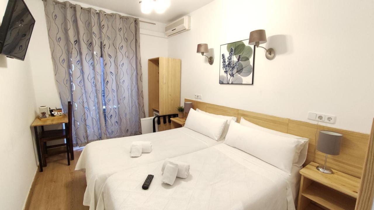 Hostal Aliste Madrid Extérieur photo