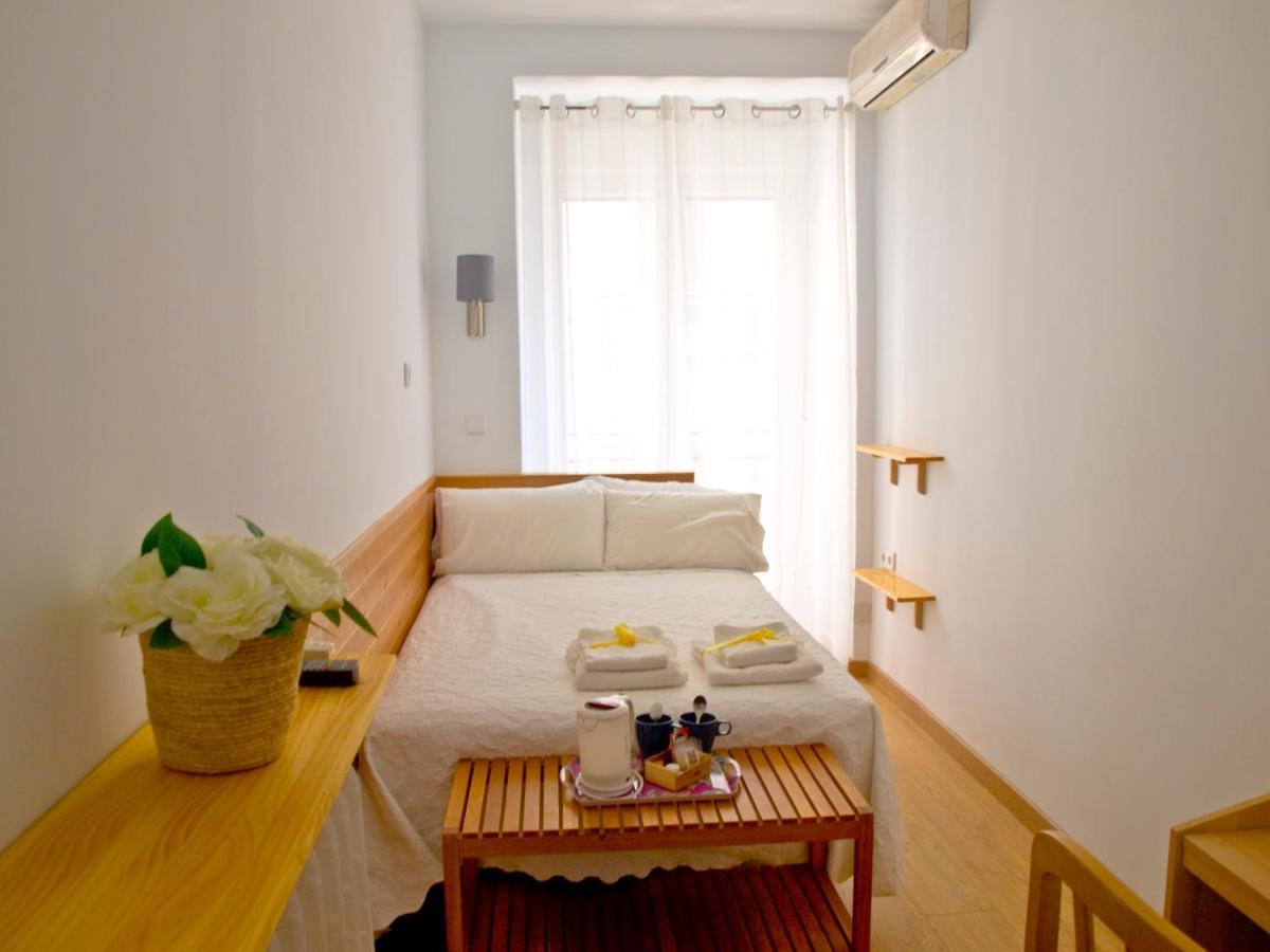 Hostal Aliste Madrid Extérieur photo