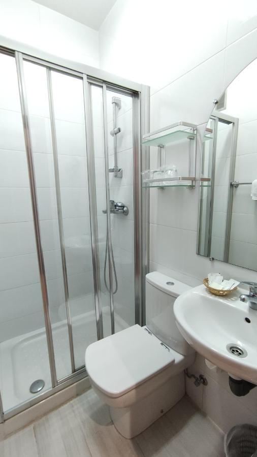 Hostal Aliste Madrid Extérieur photo