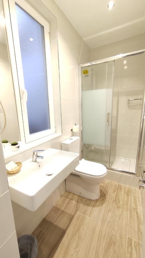 Hostal Aliste Madrid Extérieur photo
