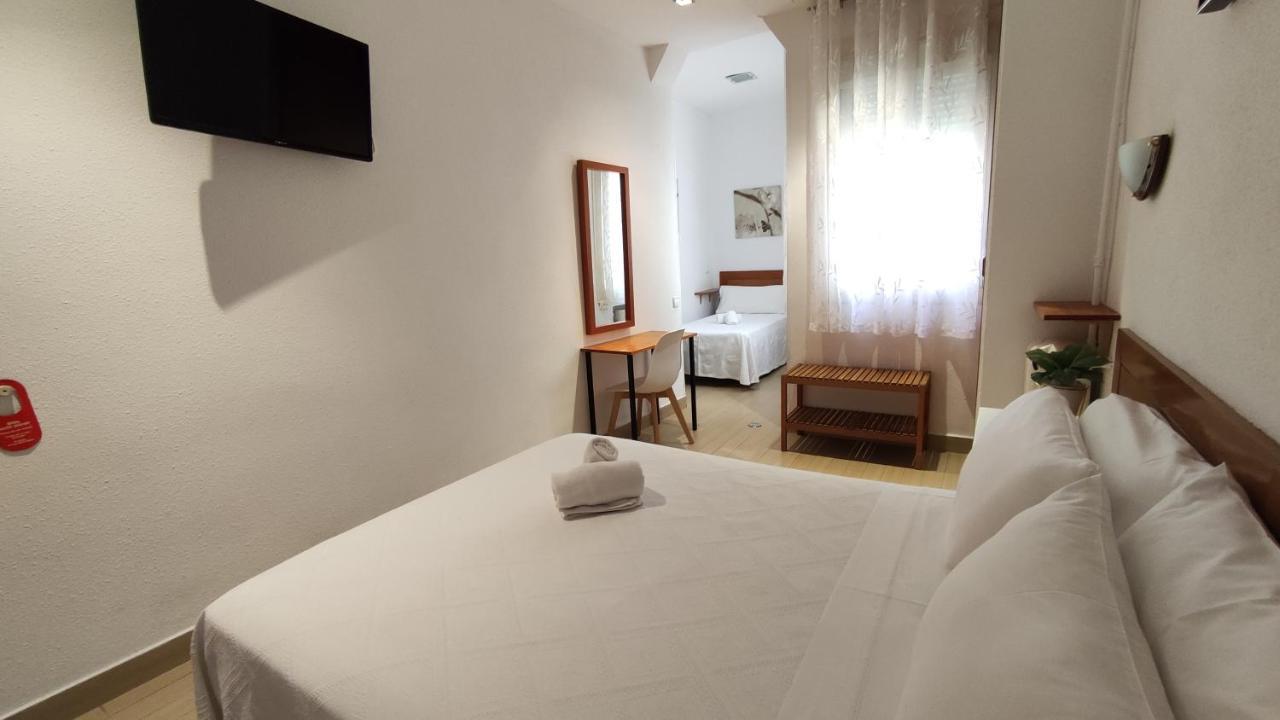 Hostal Aliste Madrid Extérieur photo