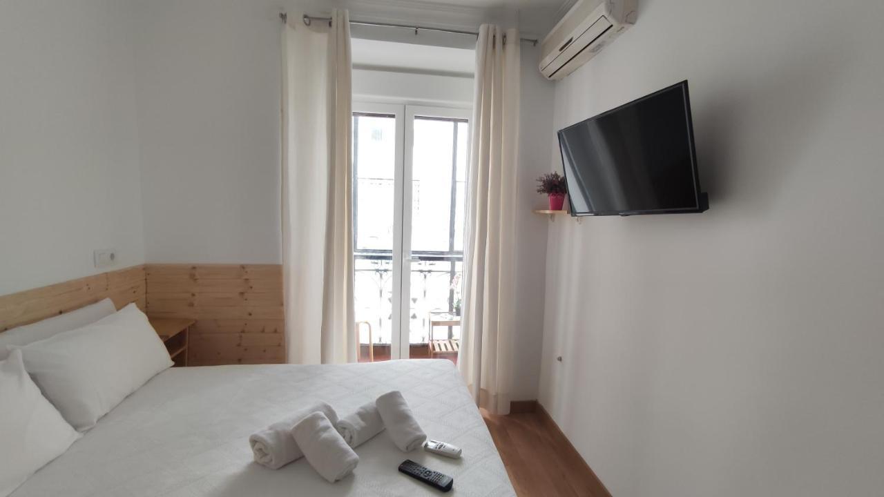 Hostal Aliste Madrid Extérieur photo