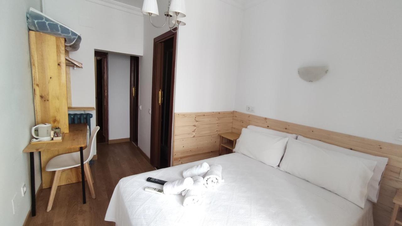 Hostal Aliste Madrid Extérieur photo