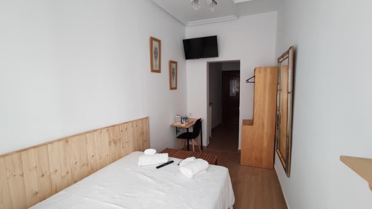 Hostal Aliste Madrid Extérieur photo