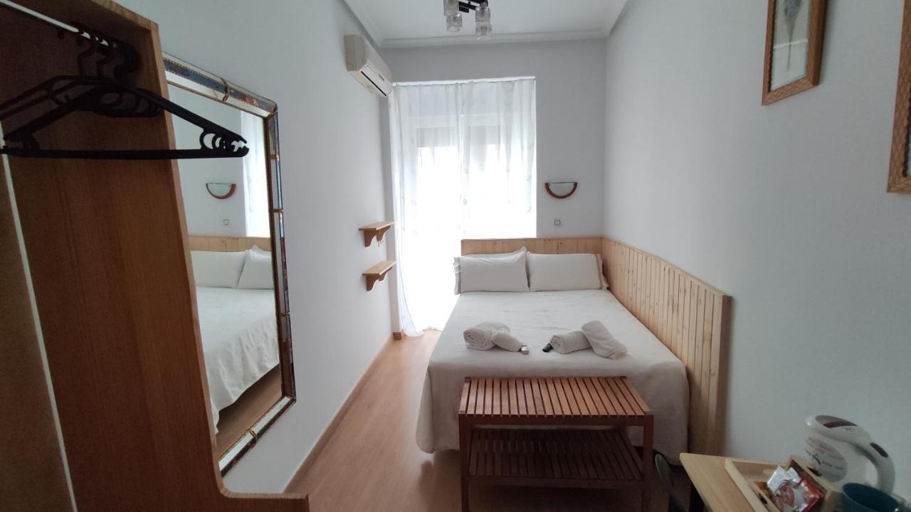 Hostal Aliste Madrid Extérieur photo