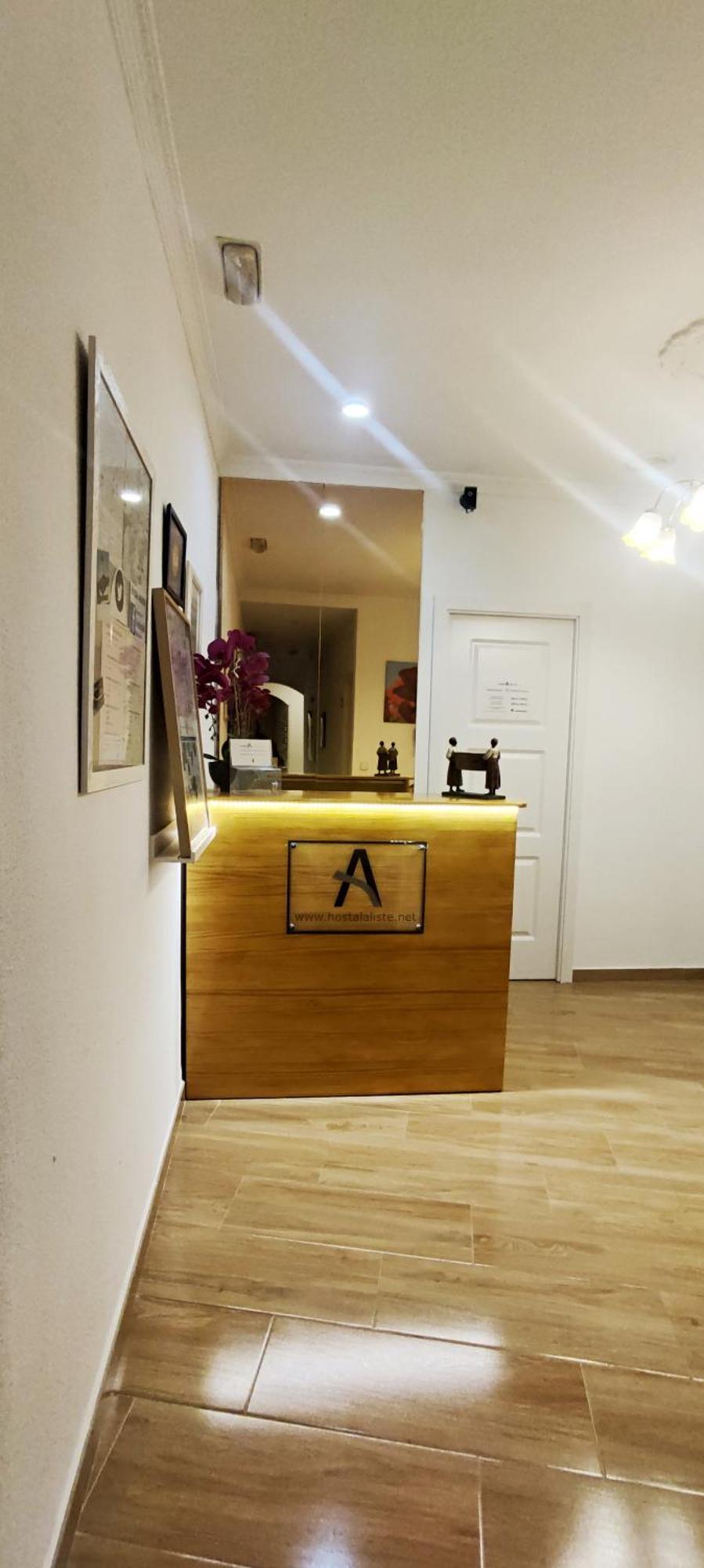 Hostal Aliste Madrid Extérieur photo