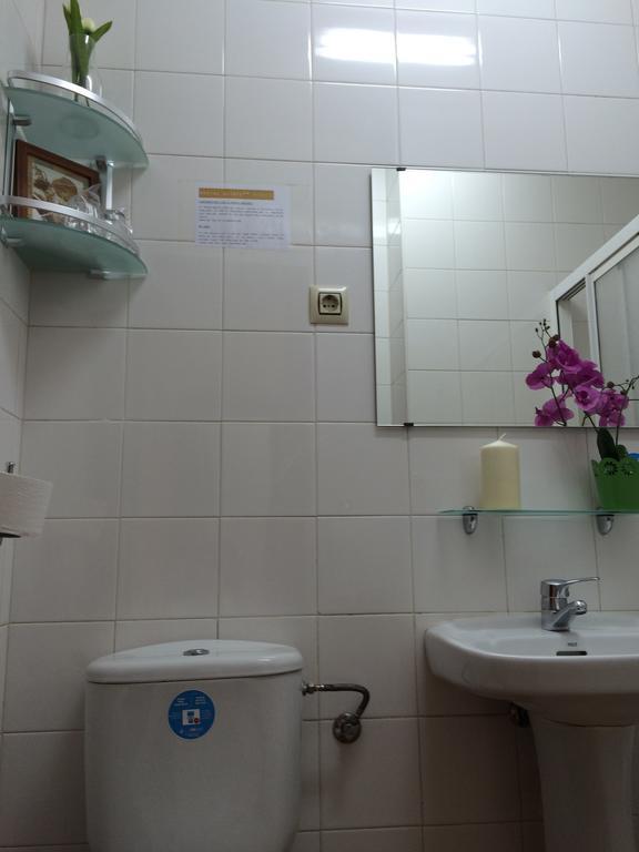 Hostal Aliste Madrid Extérieur photo