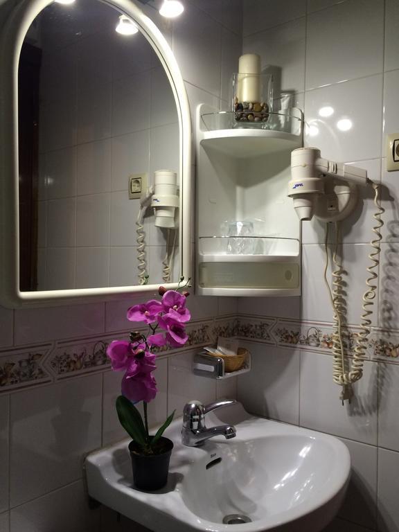 Hostal Aliste Madrid Extérieur photo