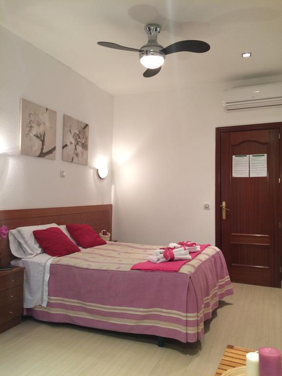 Hostal Aliste Madrid Extérieur photo